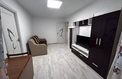 Alquiler a largo plazo: departamento de 2 habitaciones 50 m² en el barrio Tomis 3, Constanza, Rumanía