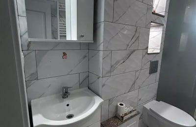 Alquiler a largo plazo: departamento de 2 habitaciones 50 m² en el barrio Tomis 3, Constanza, Rumanía