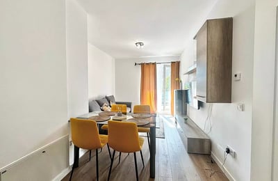 Долгосрочная аренда 2-комнатной квартиры в районе Tractorul Coresi, Брашов, Румыния