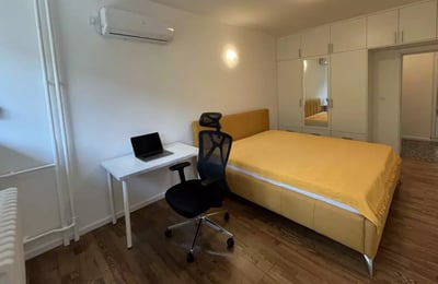 Location longue durée d’un appartement 2 pièces de 42 m² dans le quartier de Novi Beograd, Belgrade, Serbie