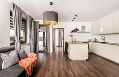 Alquiler a largo plazo de piso de 3 habitaciones 62 m² en el barrio Podgórze, Cracovia, Polonia