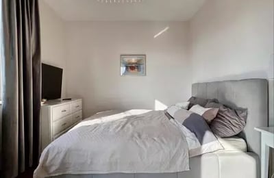 Alquiler a largo plazo de piso de 3 habitaciones 62 m² en el barrio Podgórze, Cracovia, Polonia