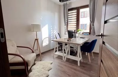 Alquiler a largo plazo de piso de 3 habitaciones 62 m² en el barrio Podgórze, Cracovia, Polonia