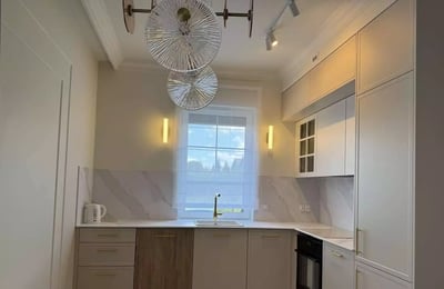 Alquiler a largo plazo de piso de 4 habitaciones 70 m² en una zona verde de Cracovia, Polonia