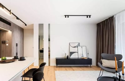 Alquiler a largo plazo de piso de 2 habitaciones 45 m² en una zona verde de Cracovia, Polonia