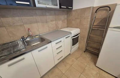 Alquiler a largo plazo de piso de 2 habitaciones 46 m² en Zvezdara, Belgrado, Serbia