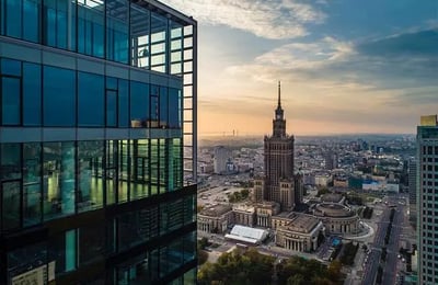 Langzeitmiete: 2-Zimmer-Wohnung 54 m² im Zentrum von Warschau, Polen