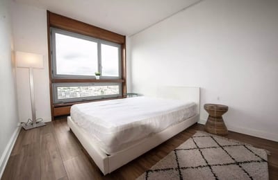 Long-term rental of a 4-room apartment, 91 m², in the 15th district of Paris, France