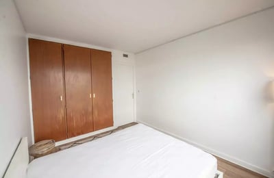 Long-term rental of a 4-room apartment, 91 m², in the 15th district of Paris, France