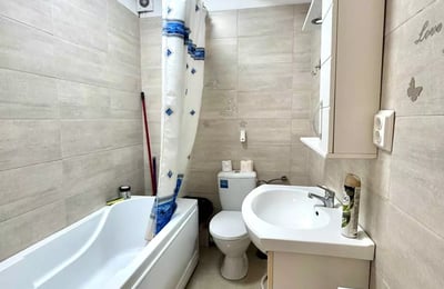 Alquiler a largo plazo de un piso de 2 habitaciones, 65 m², en Bucarest, Rumanía