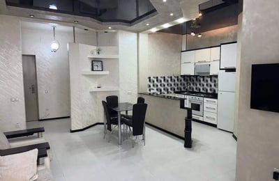 Alquiler a largo plazo de un piso 1+1, 55 m², en Batumi (Viejo Batumi), Georgia