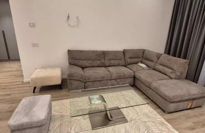 Alquiler a largo plazo de un piso de 2 habitaciones 65 m², en el distrito Tomis Plus, Constanza, Rumanía