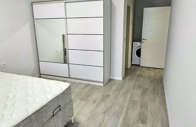 Langzeitmiete: 3-Zimmer-Wohnung 90 m², in Tomis Plus, Constanța, Rumänien