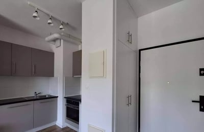 Alquiler a largo plazo de un estudio, 29 m², Cracovia, Polonia