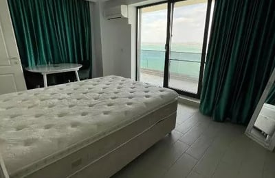 Location longue durée d’un appartement de 3 pièces, 70 m², dans le quartier de Mamaia, Constanța, Roumanie