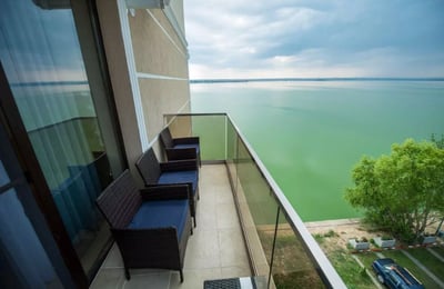 Долгосрочная аренда 3-комнатной квартиры 70 м² в районе Мамая, Констанца, Румыния