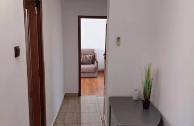 Location longue durée d’un appartement 2 pièces, 65 m², dans le quartier Faleza Nord, Constanța, Roumanie