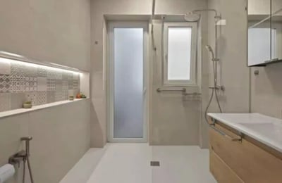 Langfristige Vermietung einer 3-Schlafzimmer-Wohnung, 150 m², in Alicante, Spanien