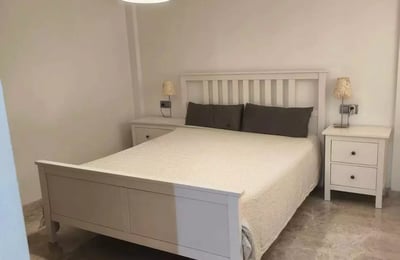 Long-term rental of a 3-bedroom apartment, 120 m², in Alicante, Spain