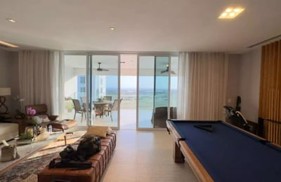 Location longue durée d’un appartement de 4 chambres, 266 m², dans le quartier Barra da Tijuca, Rio de Janeiro, Brésil