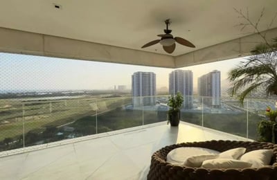 Location longue durée d’un appartement de 4 chambres, 266 m², dans le quartier Barra da Tijuca, Rio de Janeiro, Brésil