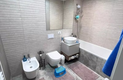 Долгосрочная аренда 3-комнатной квартиры, 80 м², Tracturol, Брашов, Румыния