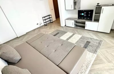 Alquiler a largo plazo de un piso de 2 habitaciones, 50 m², distrito Kiajna, Bucarest, Rumanía