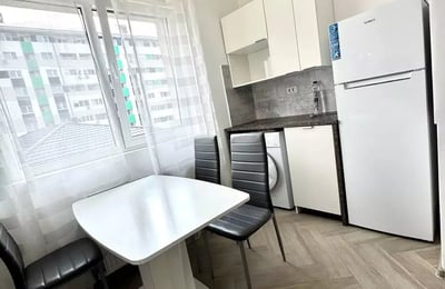 Alquiler a largo plazo de un piso de 2 habitaciones, 50 m², distrito Kiajna, Bucarest, Rumanía