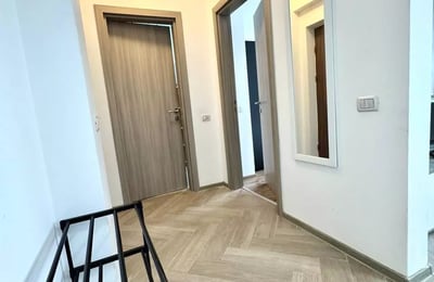 Alquiler a largo plazo de un piso de 2 habitaciones, 50 m², distrito Kiajna, Bucarest, Rumanía