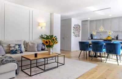 Long-term rental of a 4-room apartment, 129 m², Wola, Warsaw, Poland