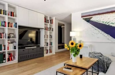 Long-term rental of a 4-room apartment, 129 m², Wola, Warsaw, Poland