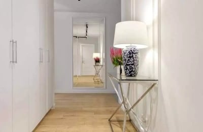 Long-term rental of a 4-room apartment, 129 m², Wola, Warsaw, Poland