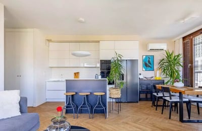 Alquiler a largo plazo de un piso de 3 habitaciones, 63 m², Wola, Varsovia, Polonia