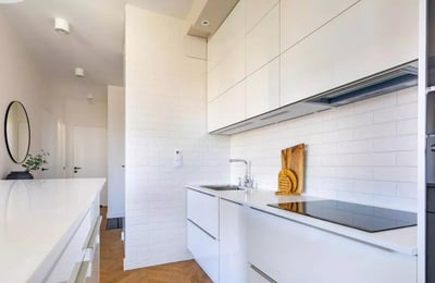 Alquiler a largo plazo de un piso de 3 habitaciones, 63 m², Wola, Varsovia, Polonia
