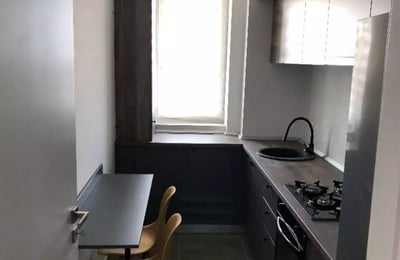 Alquiler a largo plazo de un piso de 2 habitaciones, 60 m², en Constanța, Rumanía