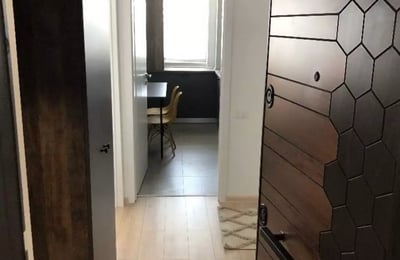 Alquiler a largo plazo de un piso de 2 habitaciones, 60 m², en Constanța, Rumanía