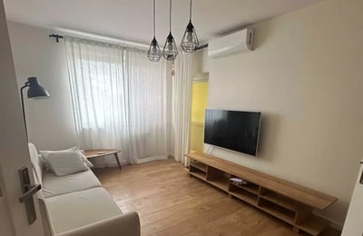 Long-term rental of a 2-room apartment, 56 m², in Krowodrza district, Kraków, Poland