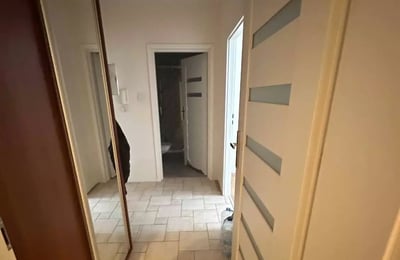 Long-term rental of a 2-room apartment, 56 m², in Krowodrza district, Kraków, Poland