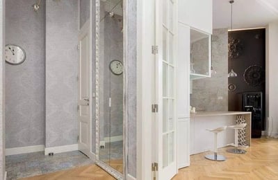 Langzeitmiete einer einzigartigen 3-Zimmer-Wohnung, 96 m², im Stadtteil Śródmieście Północne, Warschau, Polen