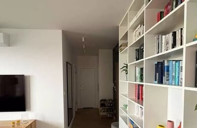 Alquiler a largo plazo de un piso de 2 habitaciones, 46 m², en Wola, Varsovia, Polonia