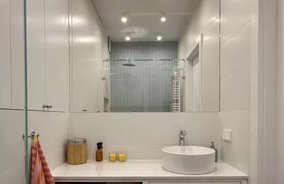 Alquiler a largo plazo de un piso de 2 habitaciones, 46 m², en Wola, Varsovia, Polonia