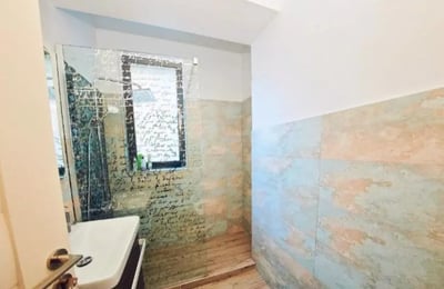 Долгосрочная аренда 3-комнатной квартиры, 100 м², в районе Mamaia, Констанца, Румыния