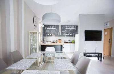 Long-term rental of a 4-room apartment, 84 m², Wola district, Warsaw, Poland