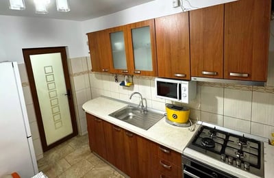 Alquiler a largo plazo de un piso de 2 habitaciones, 50 m², Constanza, Rumanía