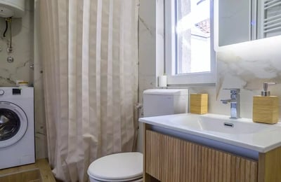 Долгосрочная аренда 2-комнатной квартиры, 60 м², в районе Врачар, Белград, Сербия