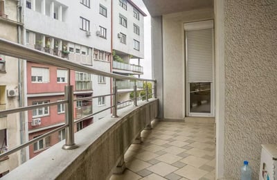 Langzeitmiete einer 3-Zimmer-Wohnung, 85 m², in Vračar, Belgrad, Serbien