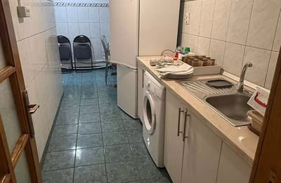 Location longue durée d’un appartement de 4 pièces, 85 m², à Tomis II, Constanța, Roumanie