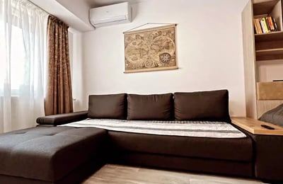 Alquiler a largo plazo de un apartamento tipo estudio, 41 m², en Casa de Cultură, Constanza, Rumanía