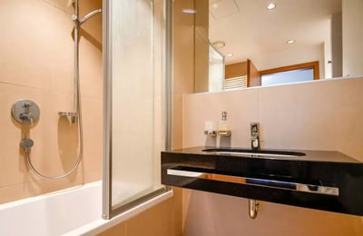 Langzeitmiete einer 2-Zimmer-Wohnung, 51 m², in Staré Mesto, Bratislava, Slowakei