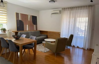 Location longue durée d’un appartement de 3 pièces, 60 m², à Voždovac, Belgrade, Serbie